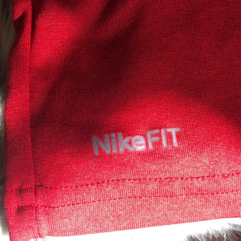 Nike red fitdry shirt - Picture 4 of 5